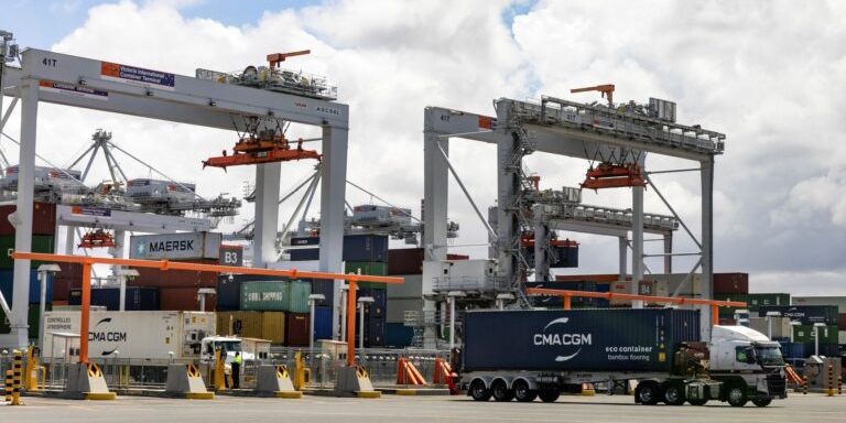 NTI brokers experience a tour of Port Melbourne. Photo by James Thomas/The Photo Pitch